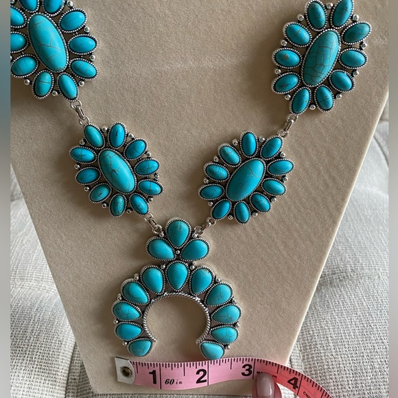 Turquoise Western Style Squash Bloom Necklace (Today’s Sale Pick!) - Picture 4 of 5